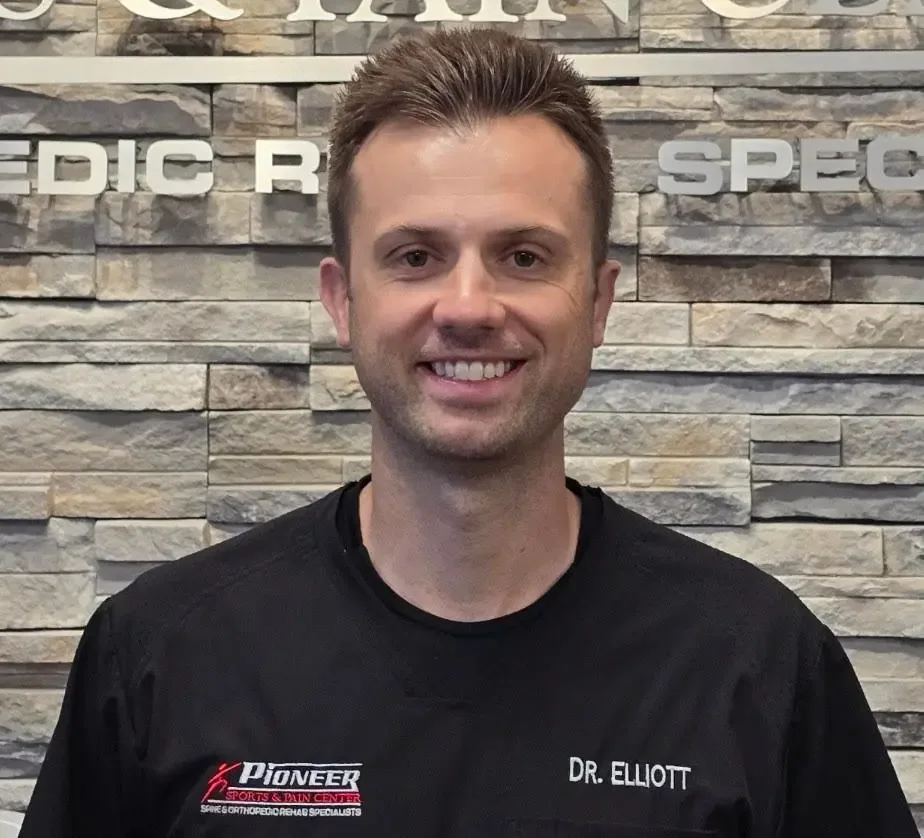 Dr. Dustin Elliott DC